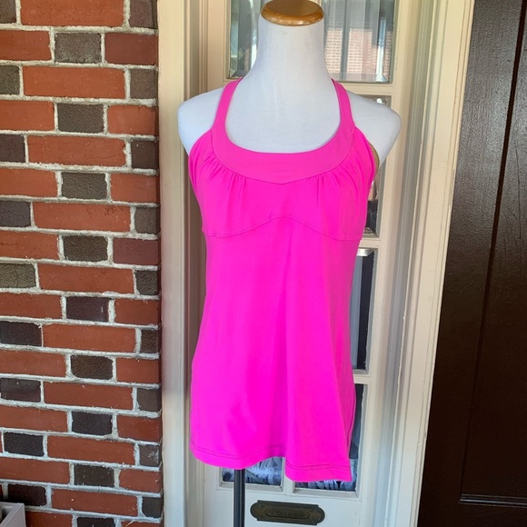 Lululemon top with built in bra - Picture 1 of 6